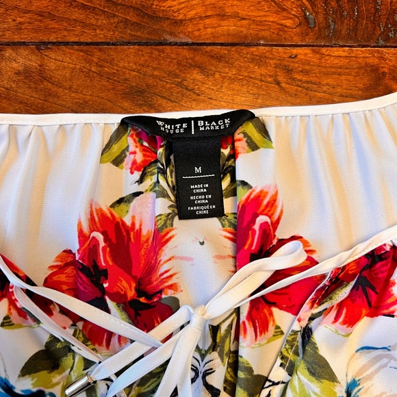 White House Black Market floral blouse sz M - Picture 6 of 8